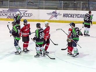 Historicky první hokejový zápas PKS okna